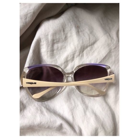 Vintage Vogue Cat Eye Sunglasses - Picture 5 of 5